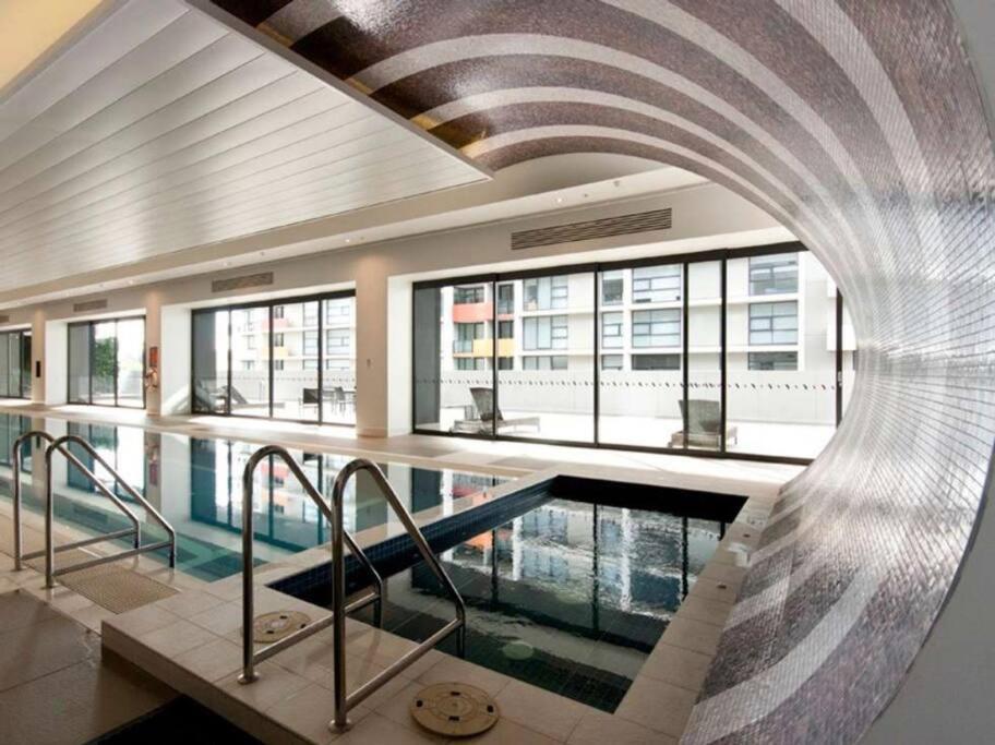 Vogue Style Modern 2B1B Home In Sth Yarra W Carpark Wifi Pool - Melbourne — Photos 1